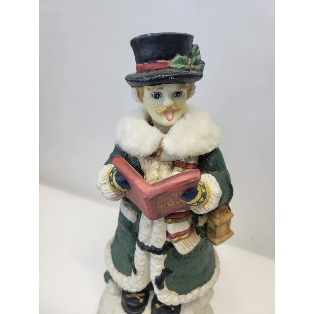 Vtg Christmas Caroler Figurine with Lantern Music‎ Box Plays Joy to the World